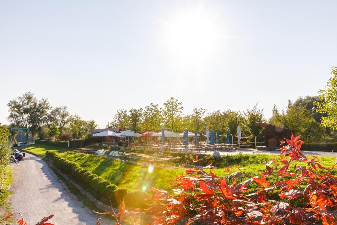 Camping & Pension Au An Der Donau Exterior photo