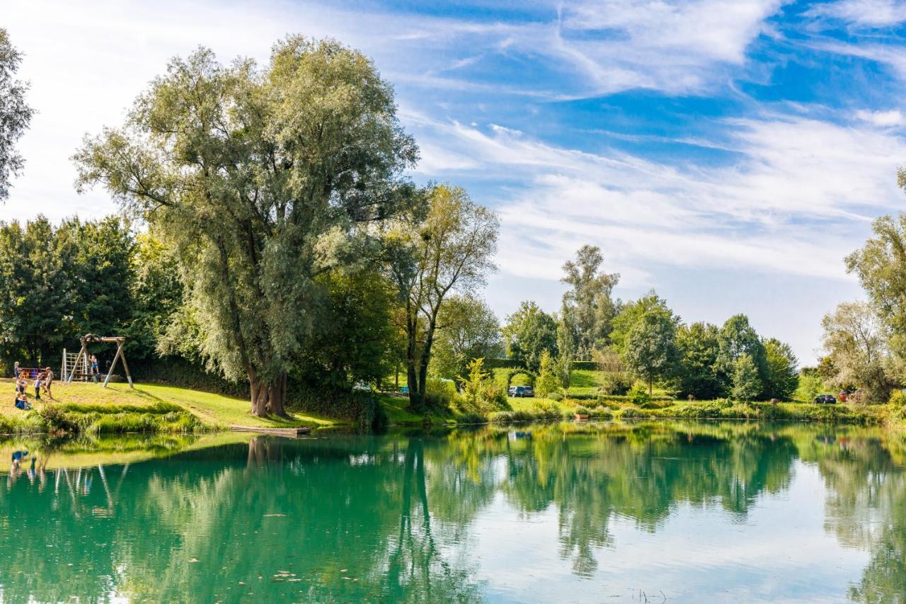 Camping & Pension Au An Der Donau Exterior photo